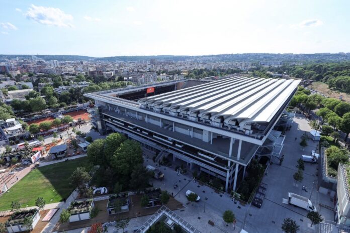 Roland Garros Philippe-Chatrier central tennis court