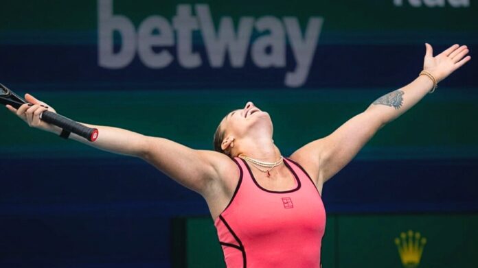 Sabalenka Celebrates winning Miami Open 2026