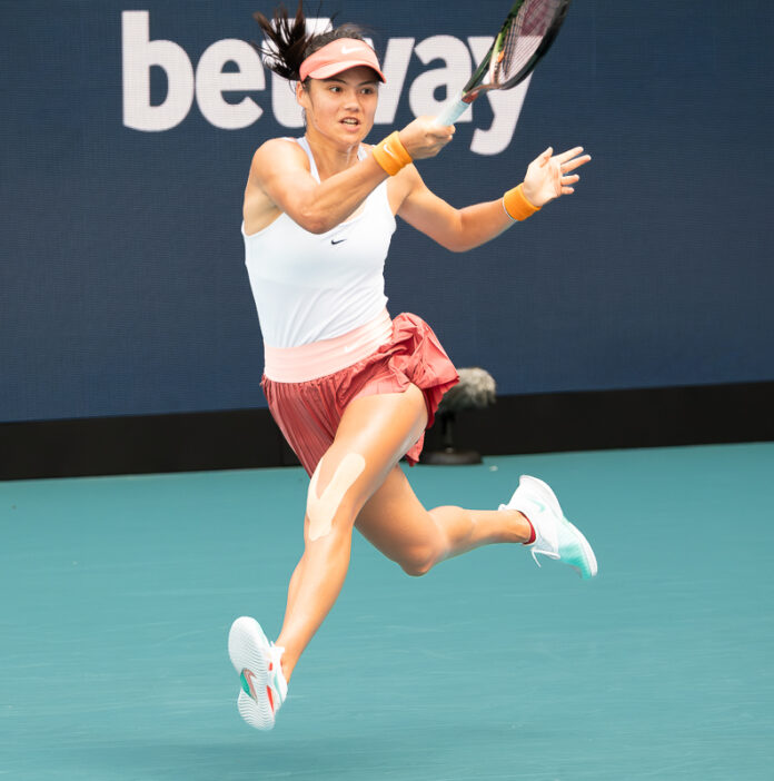 Raducanu running at the Miami Open