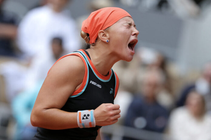 Diana Shnaider Yells after beating Sabalenka at the French Open 2026