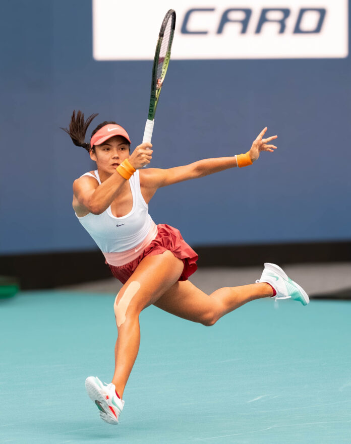 Emma Raducanu ruuning at the Miami Open