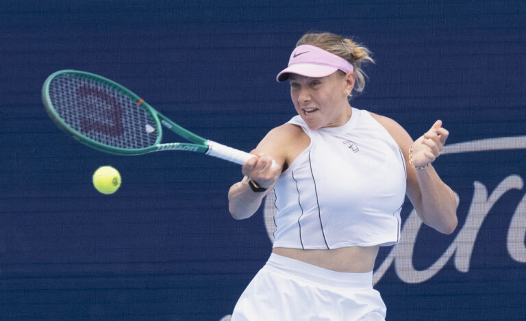 Anisimova Hasn’t Played Since the US Open and Now Her Wrist Has Ended Singapore Too