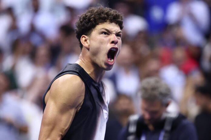 USA's Ben Shelton celebrates his win at the US Open against Alcaraz