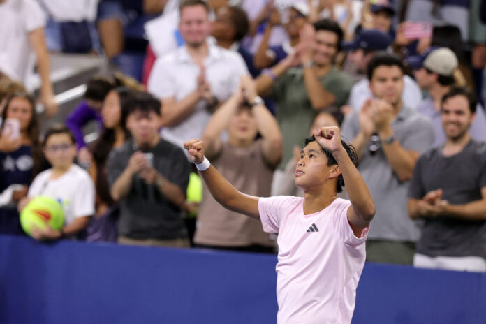 USA's Learner Tien celebrates defeating Czech Republic's Jakub Mensik