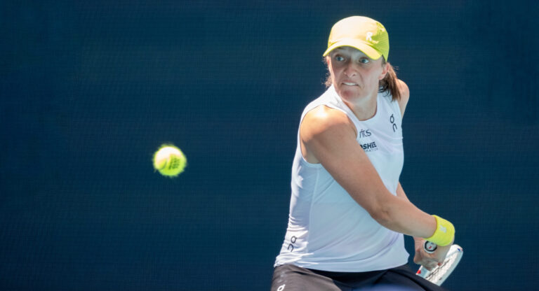 Swiatek Withdrew From Ningbo With the Same Left-Thigh Injury, and Only Kostyuk Can Still Take the Last WTA Finals Place From Muchova